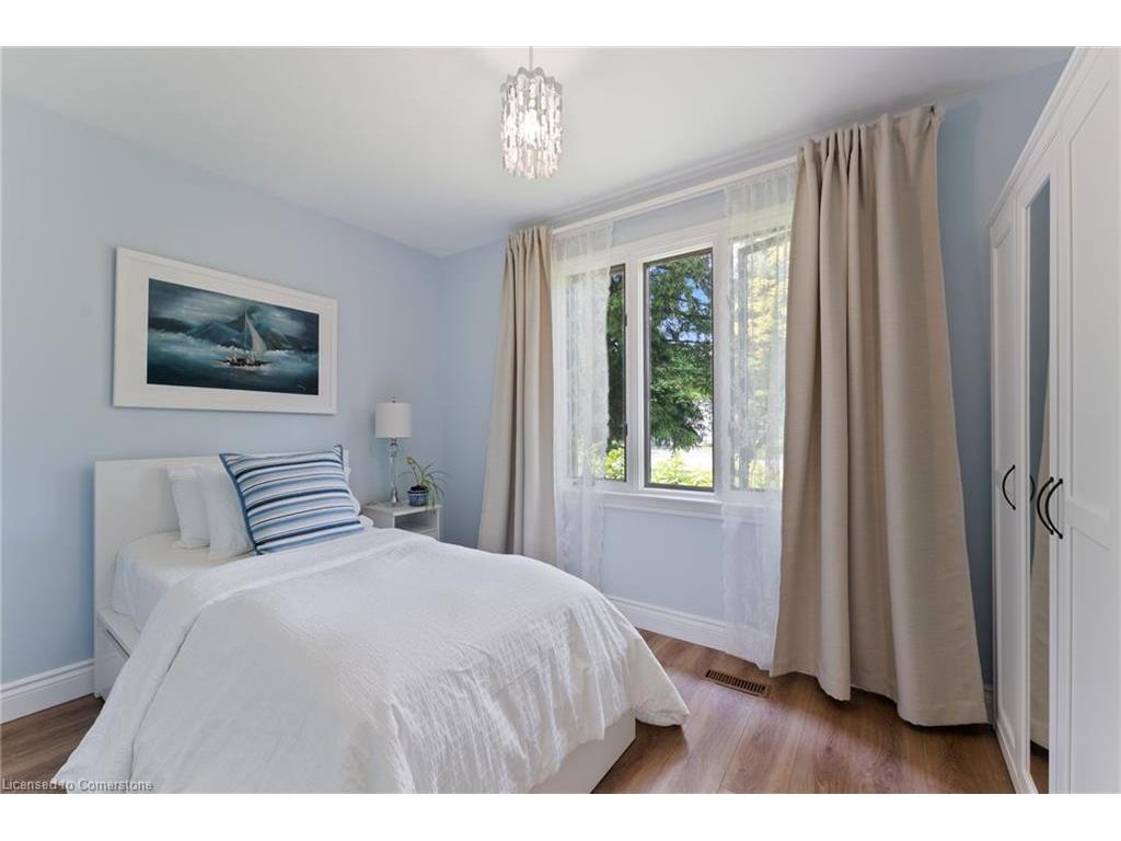 









82


Gilbert

Avenue,
Ancaster,




ON
L9G 1R4

