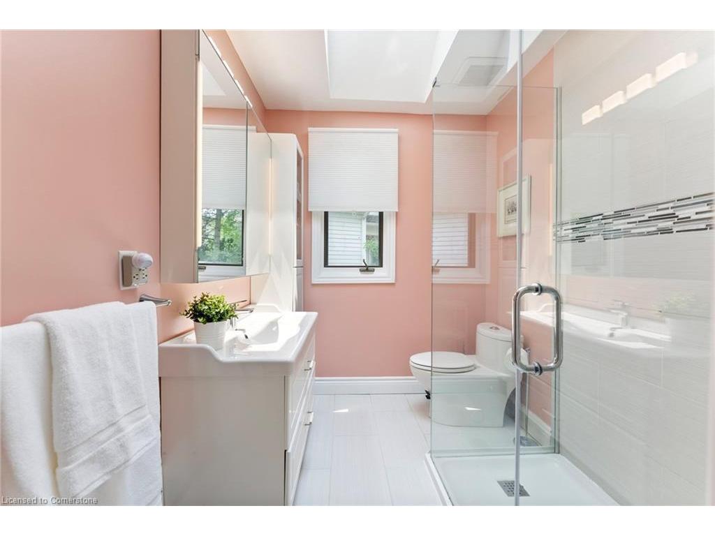 









82


Gilbert

Avenue,
Ancaster,




ON
L9G 1R4


