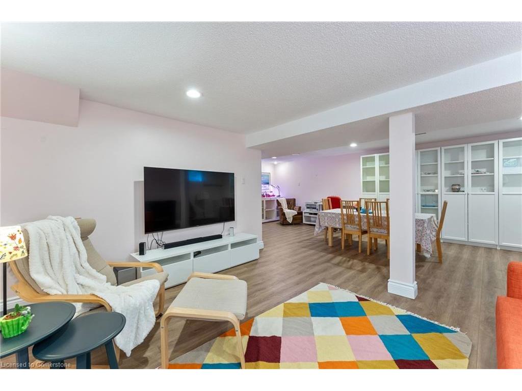 









82


Gilbert

Avenue,
Ancaster,




ON
L9G 1R4

