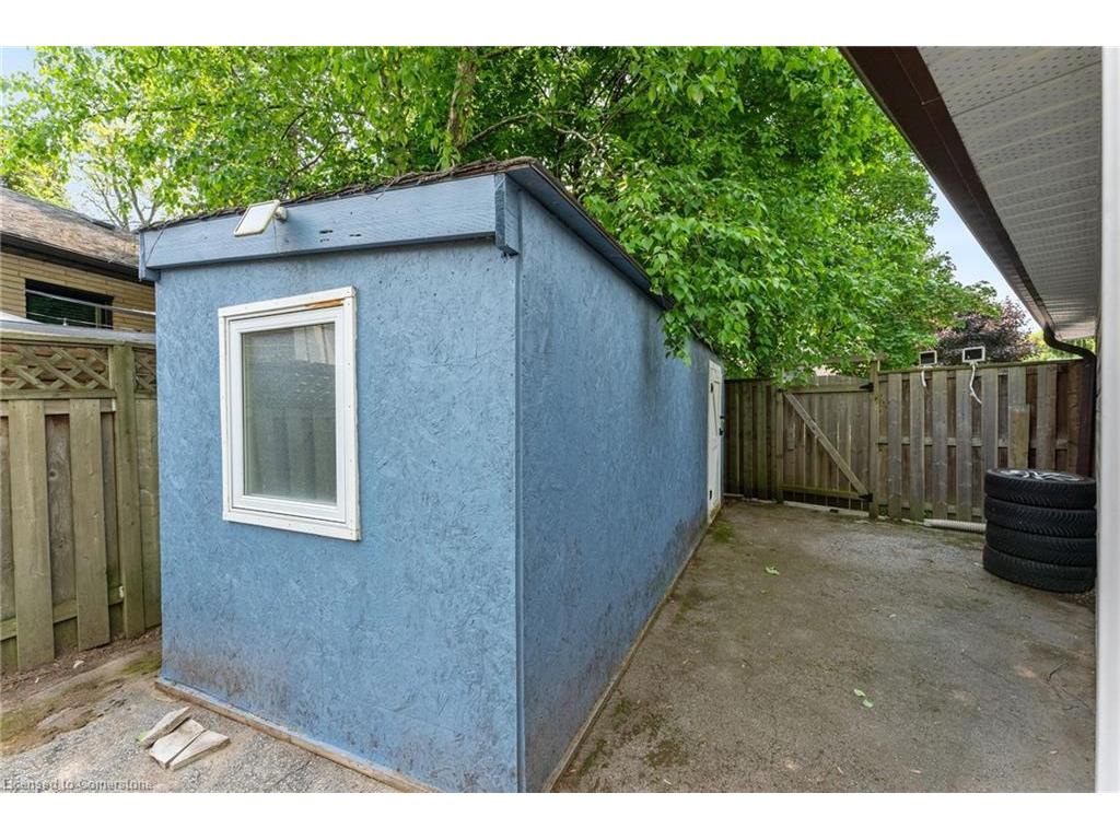 









82


Gilbert

Avenue,
Ancaster,




ON
L9G 1R4

