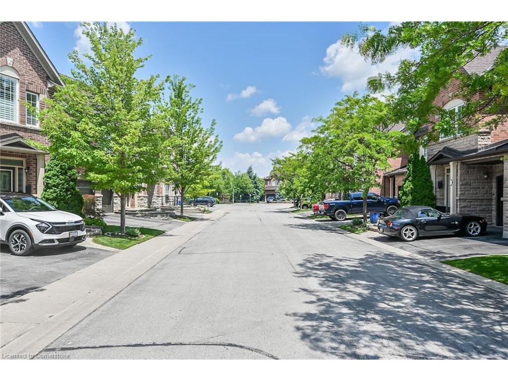 









300


Ravineview

Way, 41,
Oakville,




ON
L6H 7J2

