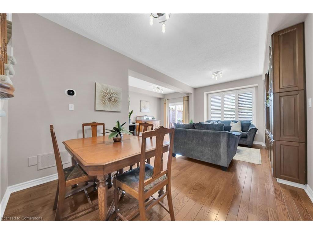 









300


Ravineview

Way, 41,
Oakville,




ON
L6H 7J2

