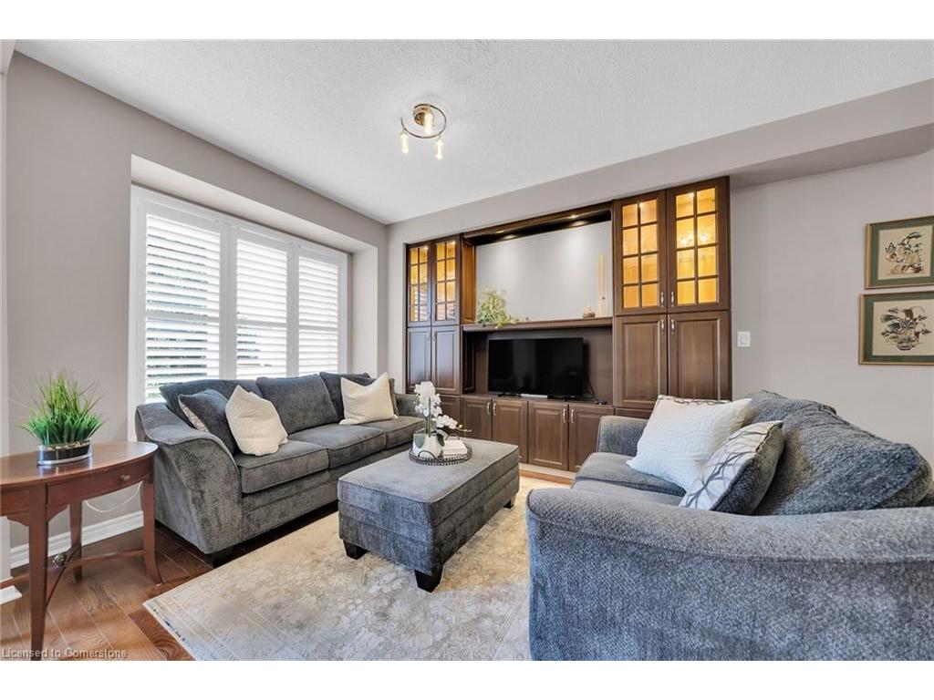 









300


Ravineview

Way, 41,
Oakville,




ON
L6H 7J2

