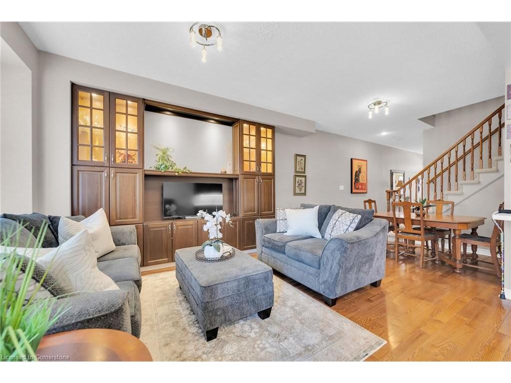 









300


Ravineview

Way, 41,
Oakville,




ON
L6H 7J2

