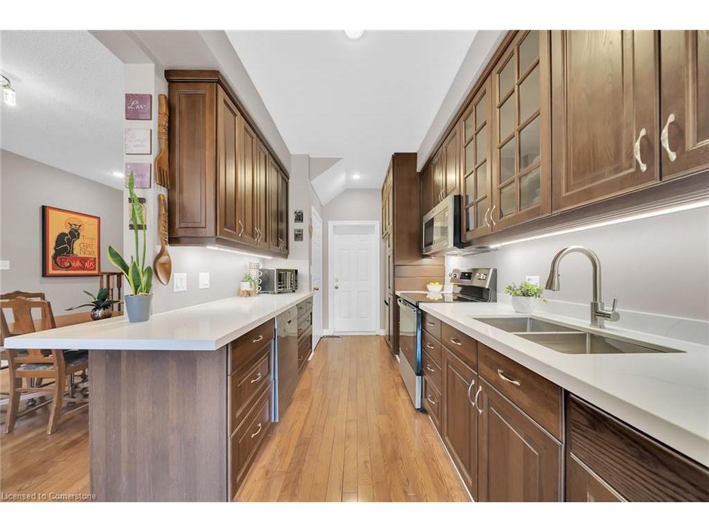 









300


Ravineview

Way, 41,
Oakville,




ON
L6H 7J2


