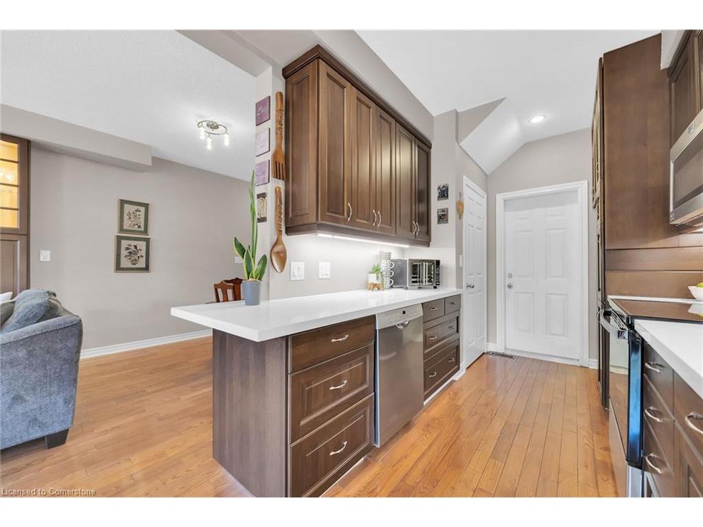









300


Ravineview

Way, 41,
Oakville,




ON
L6H 7J2

