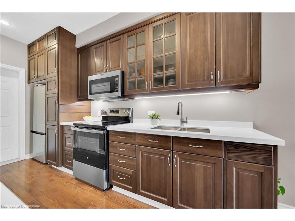 









300


Ravineview

Way, 41,
Oakville,




ON
L6H 7J2

