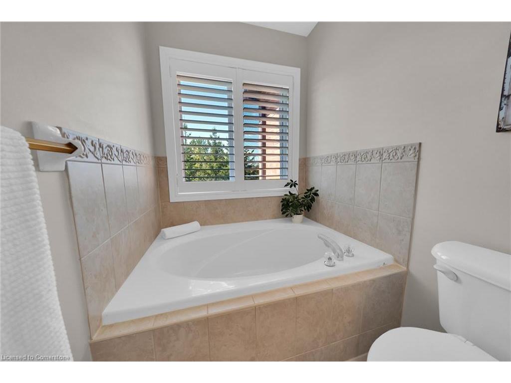 









300


Ravineview

Way, 41,
Oakville,




ON
L6H 7J2

