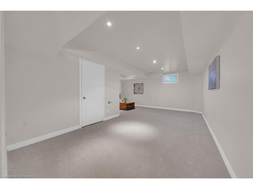 









300


Ravineview

Way, 41,
Oakville,




ON
L6H 7J2

