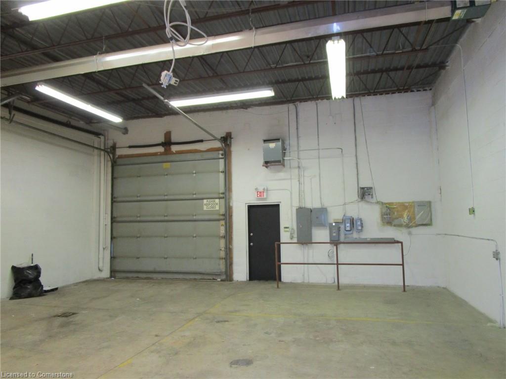 









889


Barton

Street East, 2,
Stoney Creek,




ON
L8E 5V1

