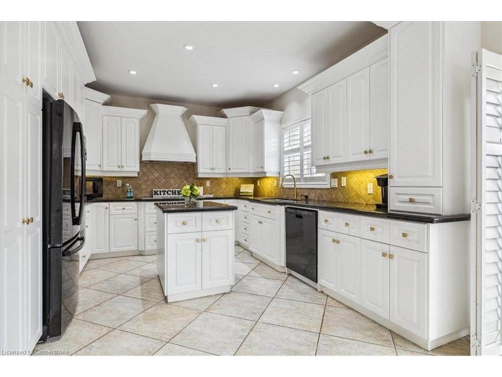 









82


Dulgaren

Street,
Hamilton,




ON
L8W 3Y8

