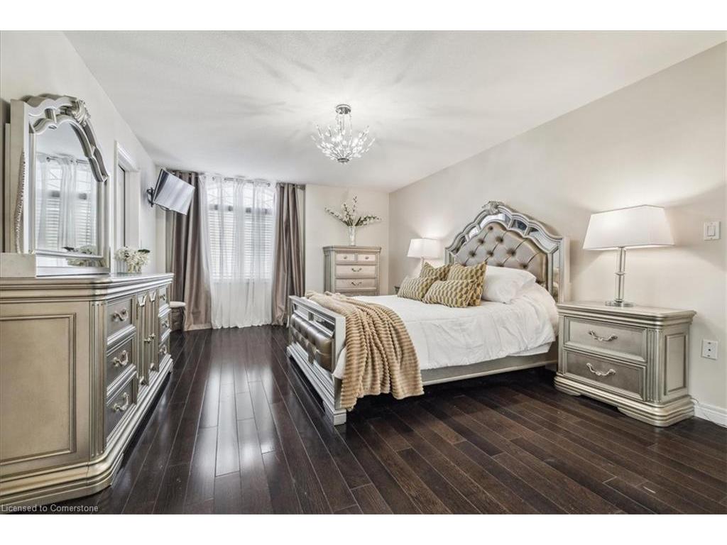 









82


Dulgaren

Street,
Hamilton,




ON
L8W 3Y8

