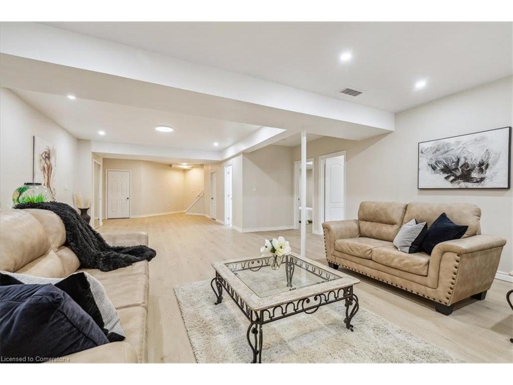 









82


Dulgaren

Street,
Hamilton,




ON
L8W 3Y8

