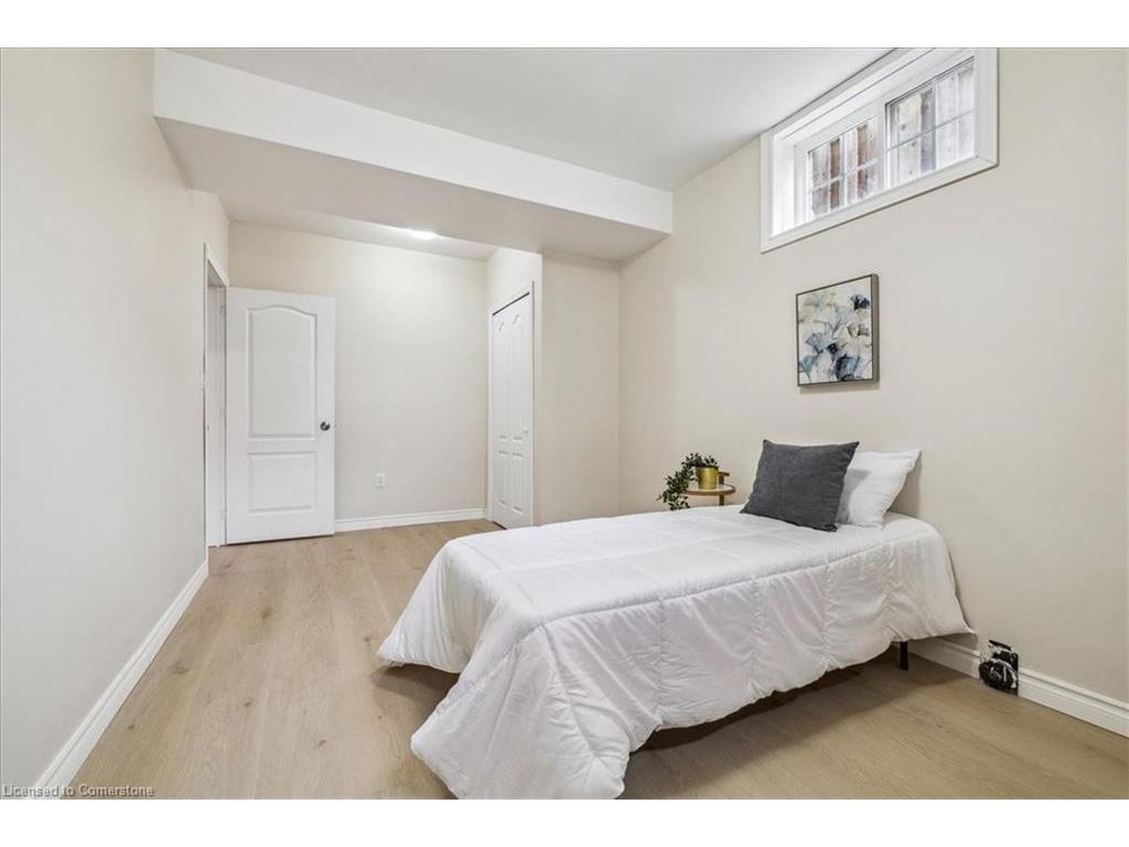 









82


Dulgaren

Street,
Hamilton,




ON
L8W 3Y8

