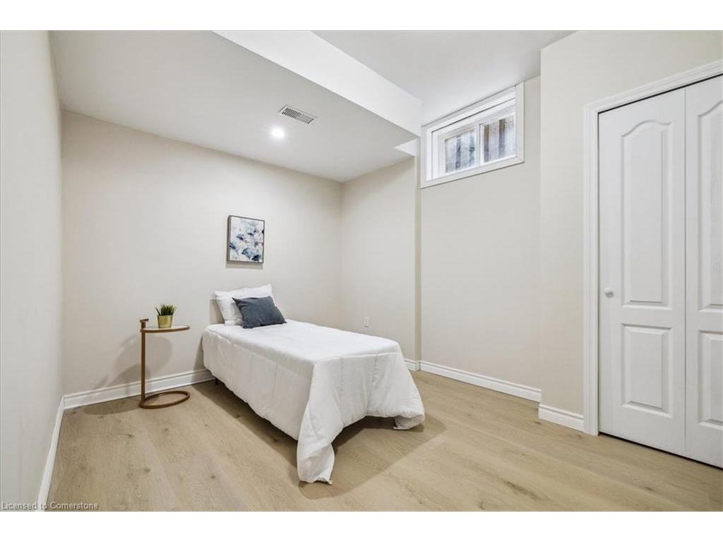 









82


Dulgaren

Street,
Hamilton,




ON
L8W 3Y8

