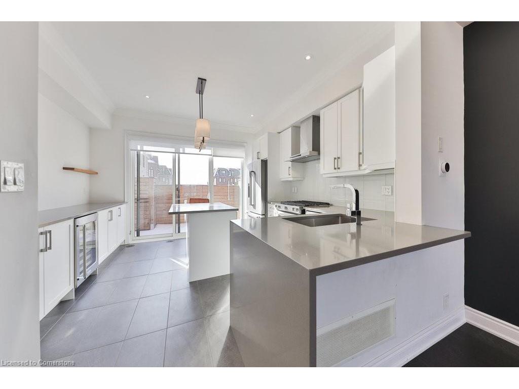 









2160


Trafalgar

Road, 10,
Oakville,




ON
L6H 7H2

