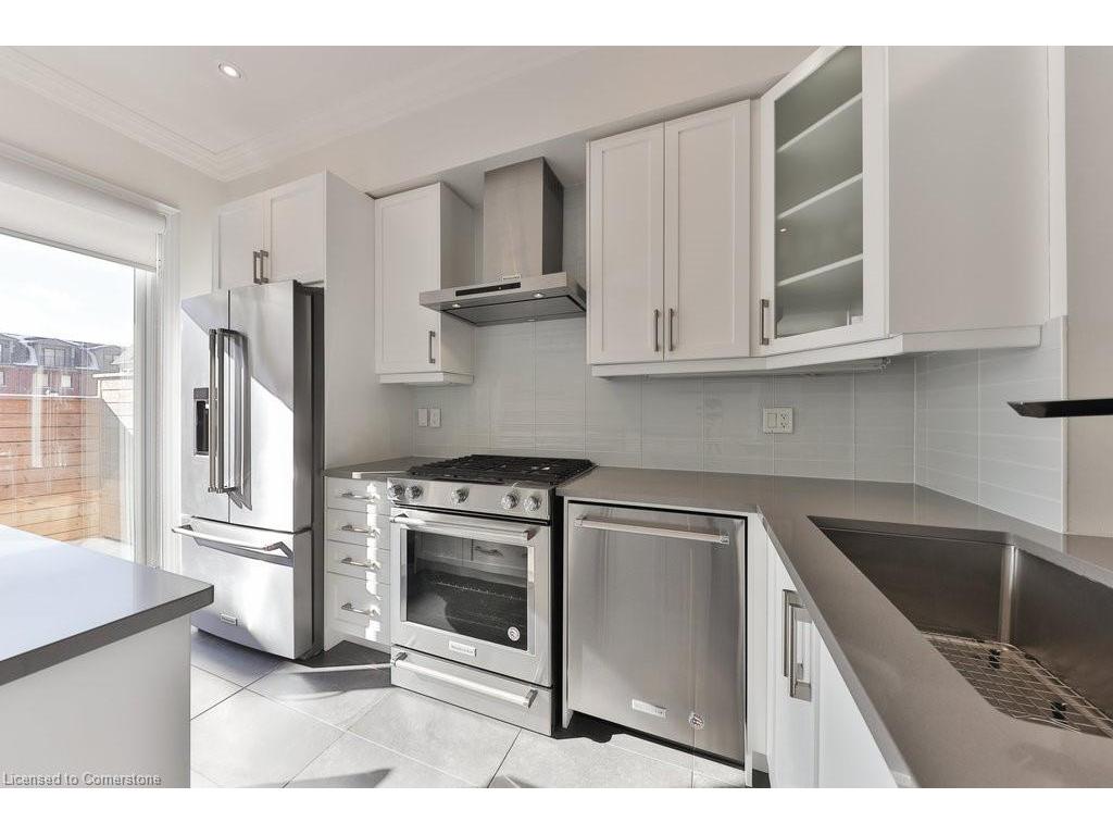 









2160


Trafalgar

Road, 10,
Oakville,




ON
L6H 7H2

