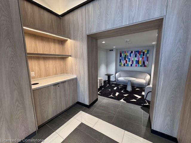 









1


Jarvis

Street, 401,
Hamilton,




ON
L8R 3J2

