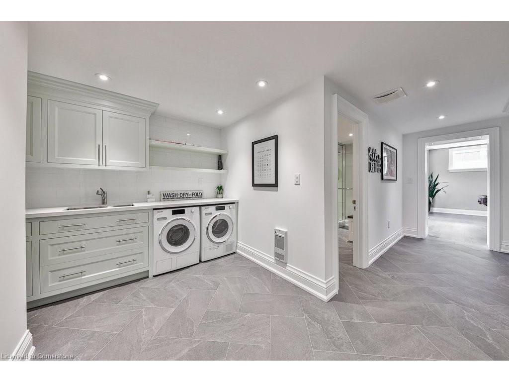 









1257


Tecumseh Park

Drive,
Mississauga,




ON
L5H 2W5


