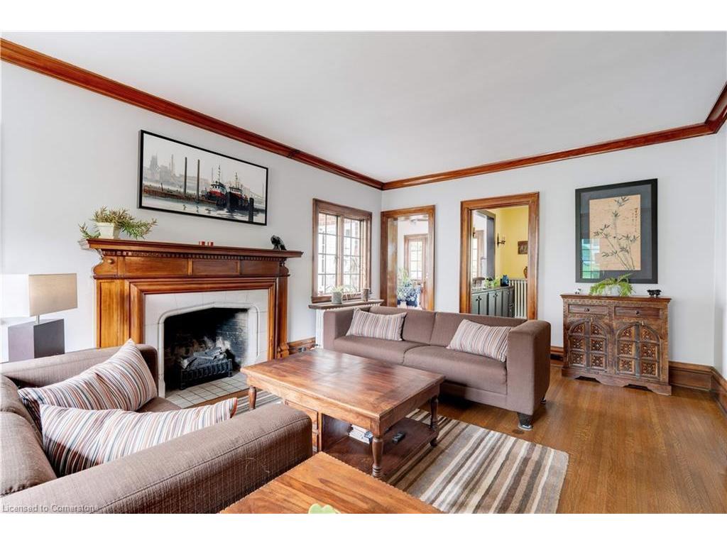 









8


Turner

Avenue,
Hamilton,




ON
L8P 3K5

