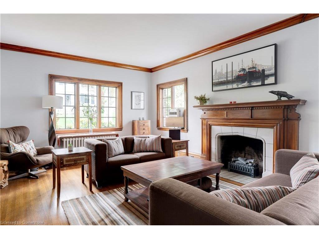 









8


Turner

Avenue,
Hamilton,




ON
L8P 3K5

