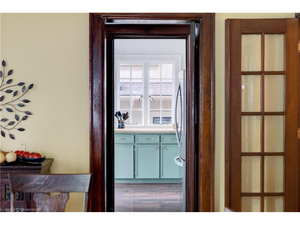 









8


Turner

Avenue,
Hamilton,




ON
L8P 3K5

