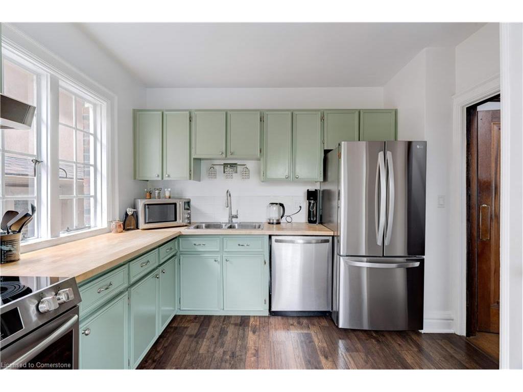 









8


Turner

Avenue,
Hamilton,




ON
L8P 3K5

