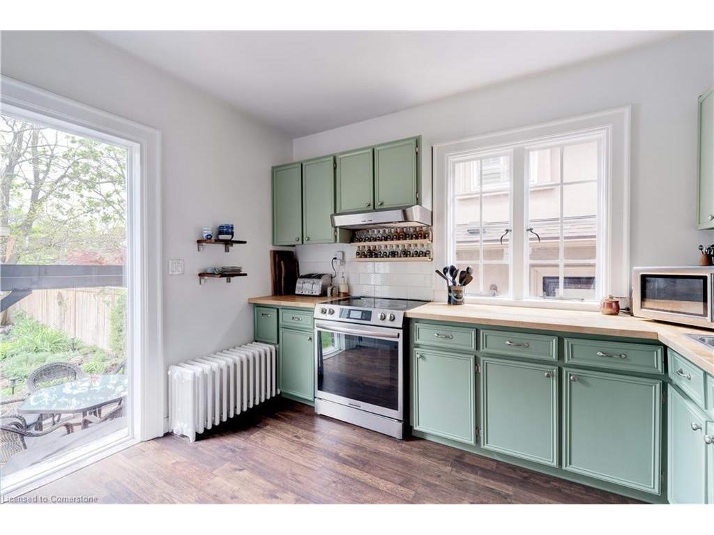 









8


Turner

Avenue,
Hamilton,




ON
L8P 3K5

