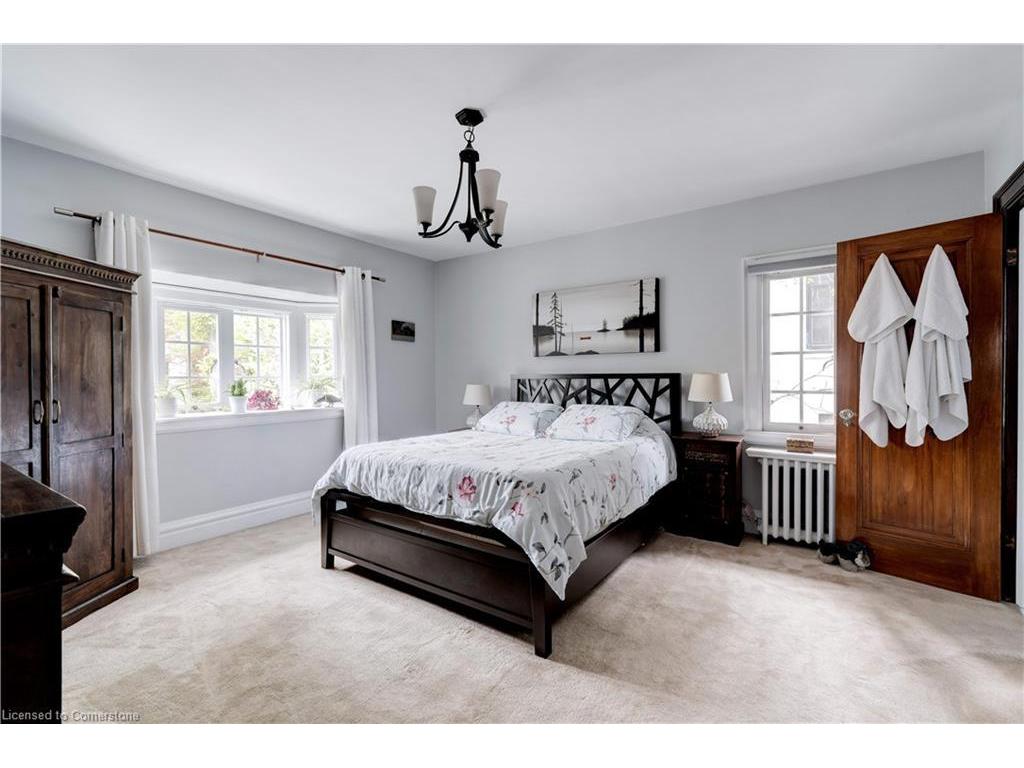 









8


Turner

Avenue,
Hamilton,




ON
L8P 3K5

