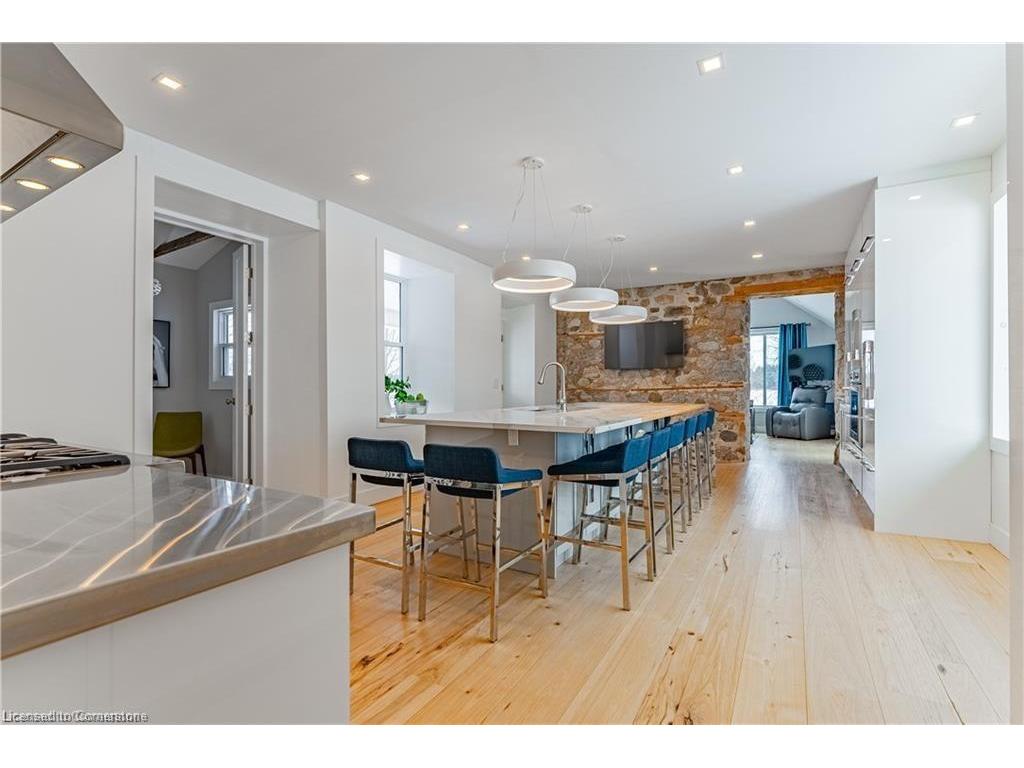 









1748


Centre

Road,
Flamborough,







ON
L8N 2Z7


