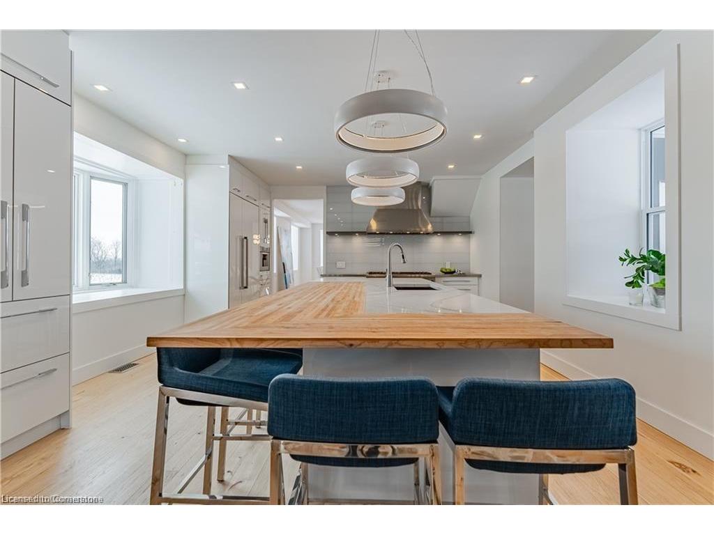 









1748


Centre

Road,
Flamborough,







ON
L8N 2Z7

