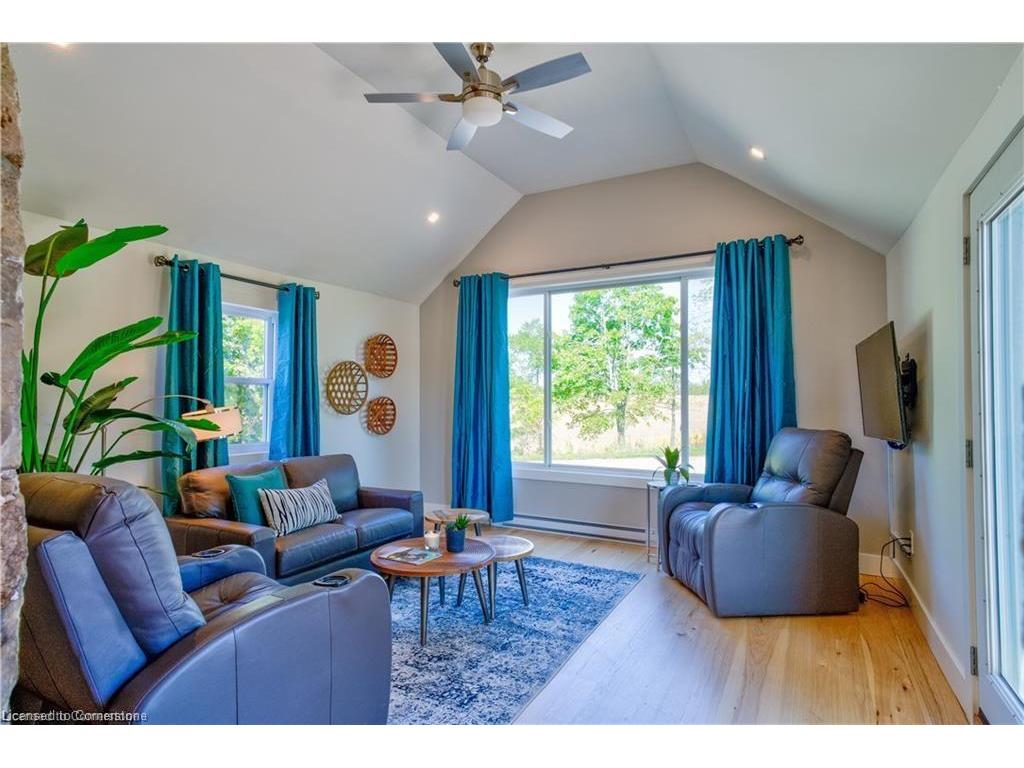 









1748


Centre

Road,
Flamborough,







ON
L8N 2Z7


