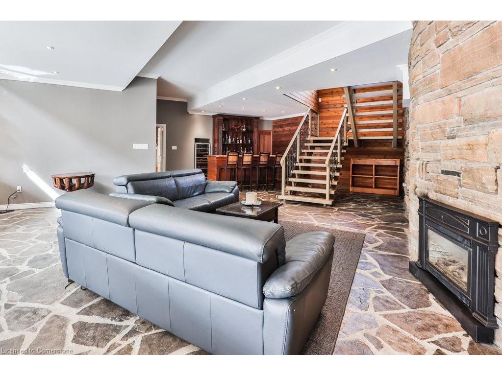 









1292


Contour

Drive,
Mississauga,




ON
L5H 1B2


