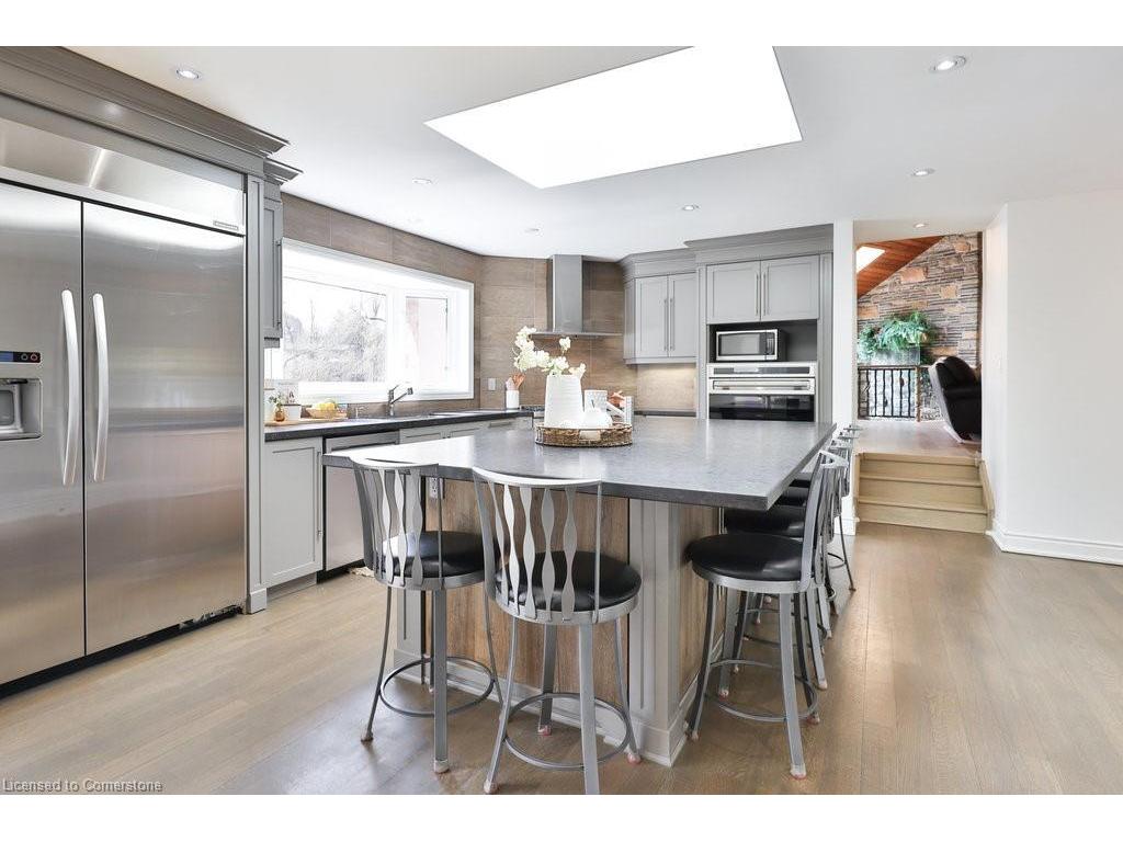 









1292


Contour

Drive,
Mississauga,




ON
L5H 1B2

