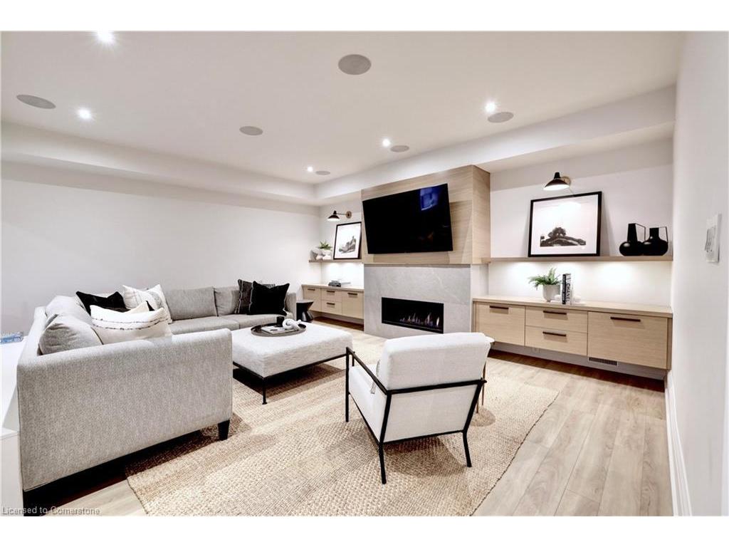









179


Douglas

Avenue,
Oakville,




ON
L6J 3R9

