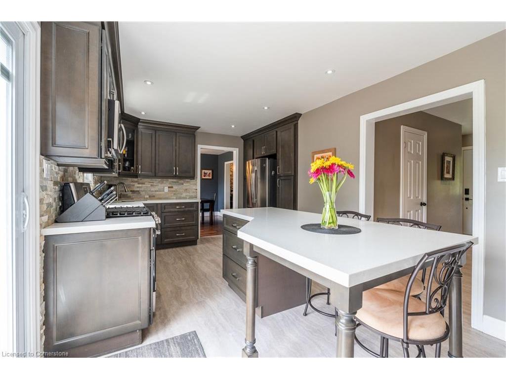 









904


Robinson

Road,
Dunnville,




ON
N1A 2W1

