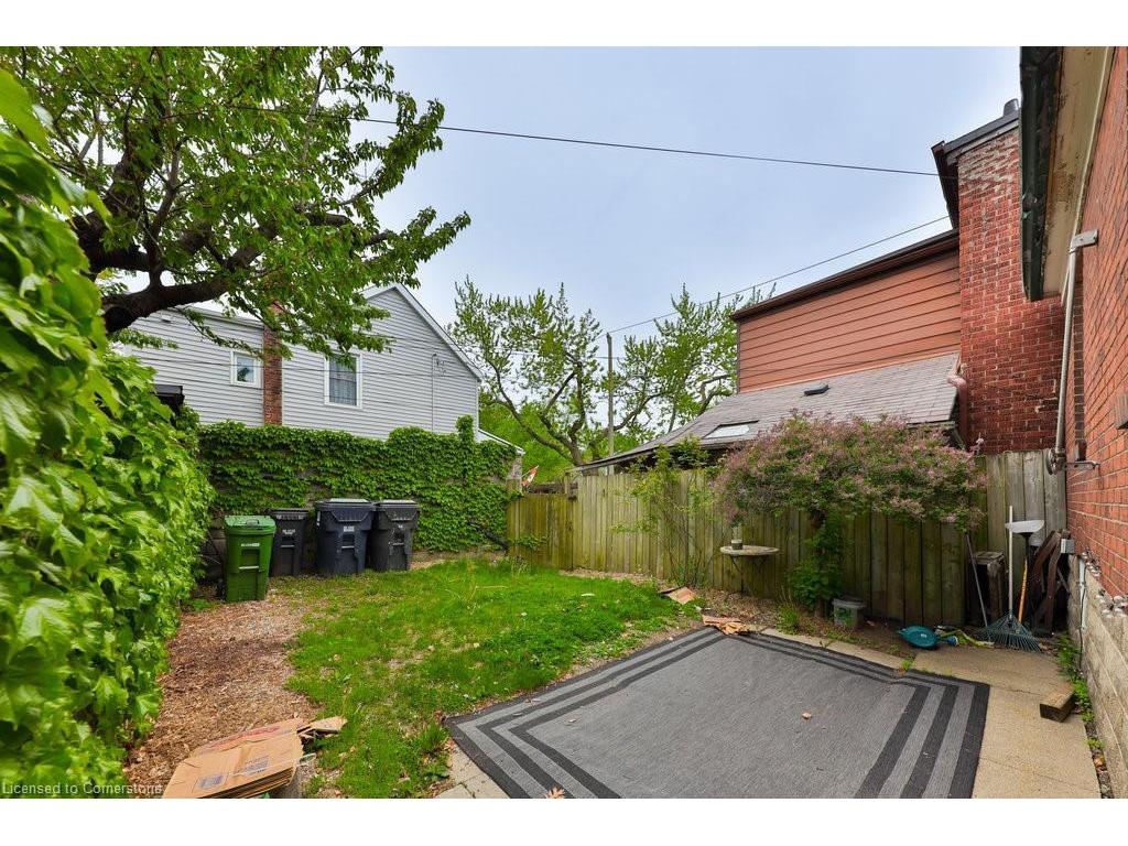 









409


Mortimer

Avenue,
Toronto,




ON
M4J 2E8

