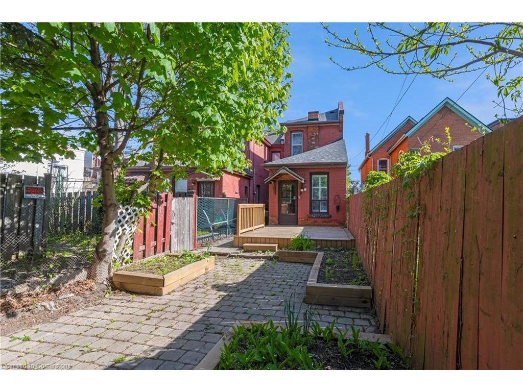 









16


Murray

Street East,
Hamilton,




ON
L8L 3E7

