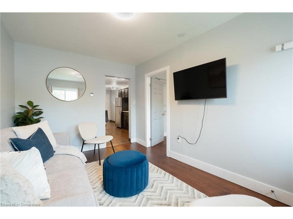 









787


Knox

Avenue,
Hamilton,




ON
L8H 6K9

