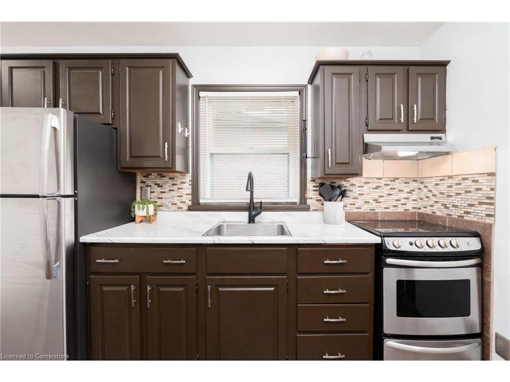 









787


Knox

Avenue,
Hamilton,




ON
L8H 6K9

