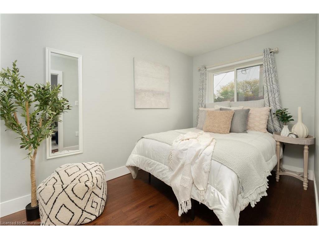 









787


Knox

Avenue,
Hamilton,




ON
L8H 6K9

