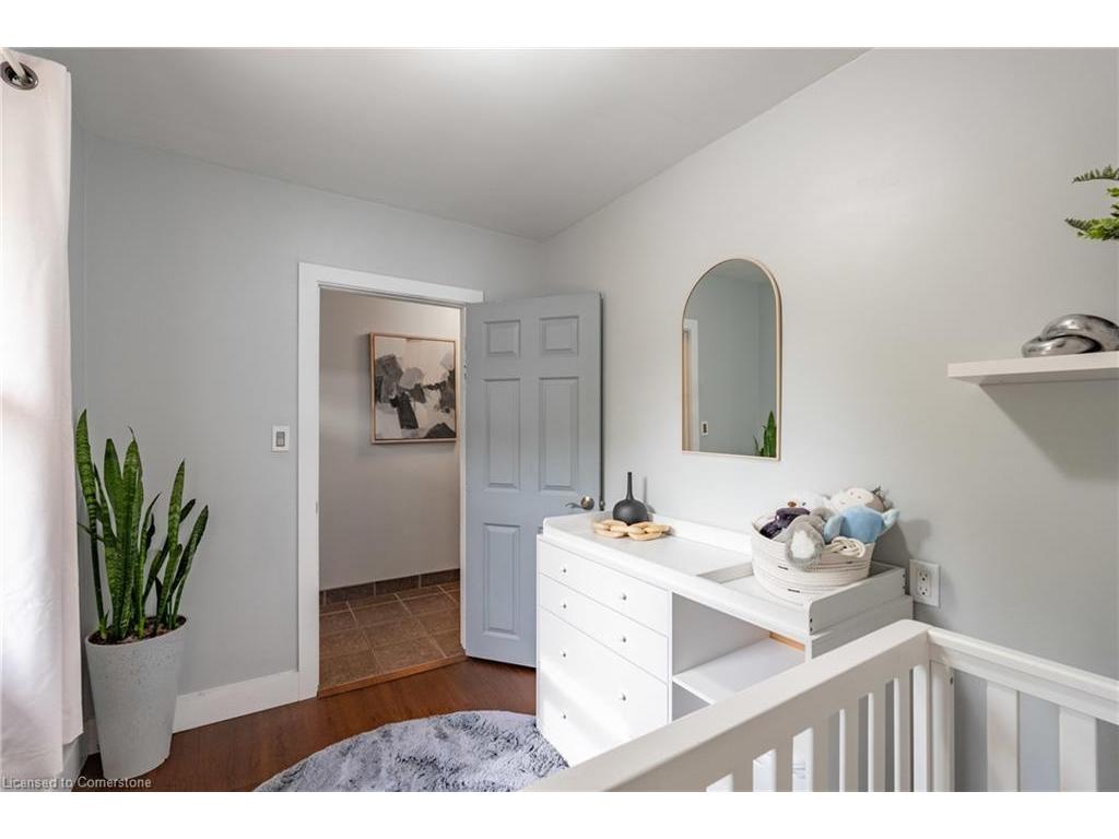 









787


Knox

Avenue,
Hamilton,




ON
L8H 6K9

