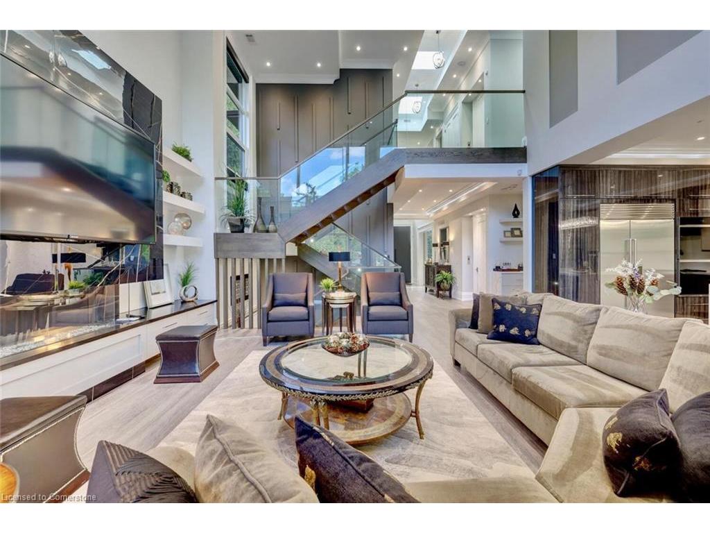 









533


Carson

Lane,
Oakville,




ON
L6J 6M3


