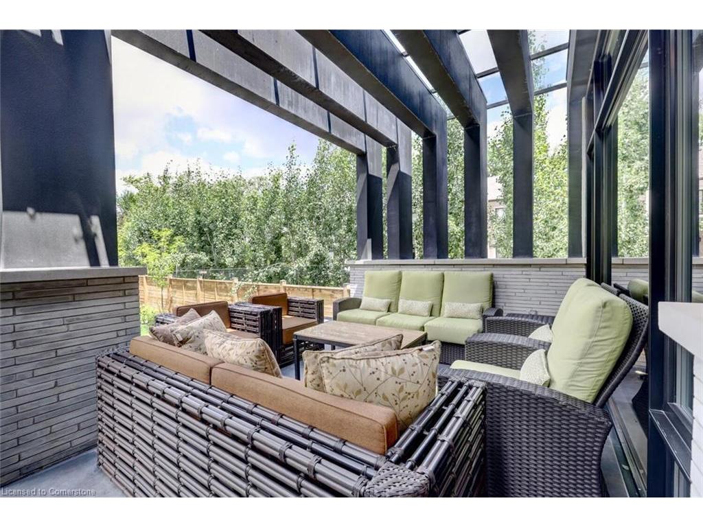 









533


Carson

Lane,
Oakville,




ON
L6J 6M3

