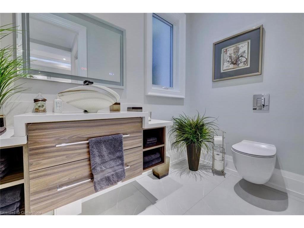 









533


Carson

Lane,
Oakville,




ON
L6J 6M3

