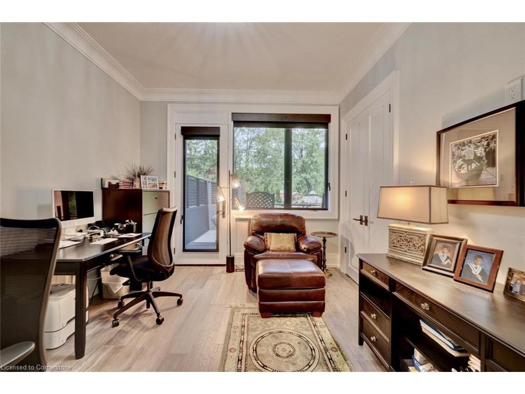 









533


Carson

Lane,
Oakville,




ON
L6J 6M3

