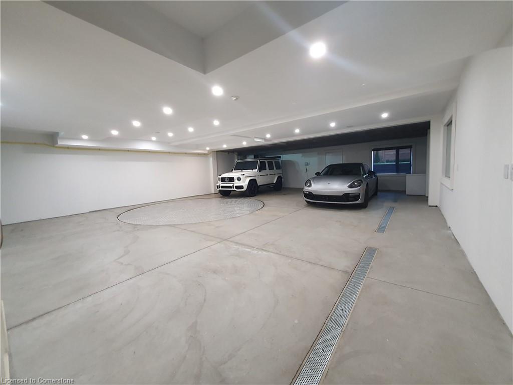 









533


Carson

Lane,
Oakville,




ON
L6J 6M3

