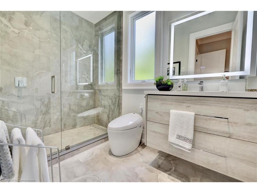 









533


Carson

Lane,
Oakville,




ON
L6J 6M3

