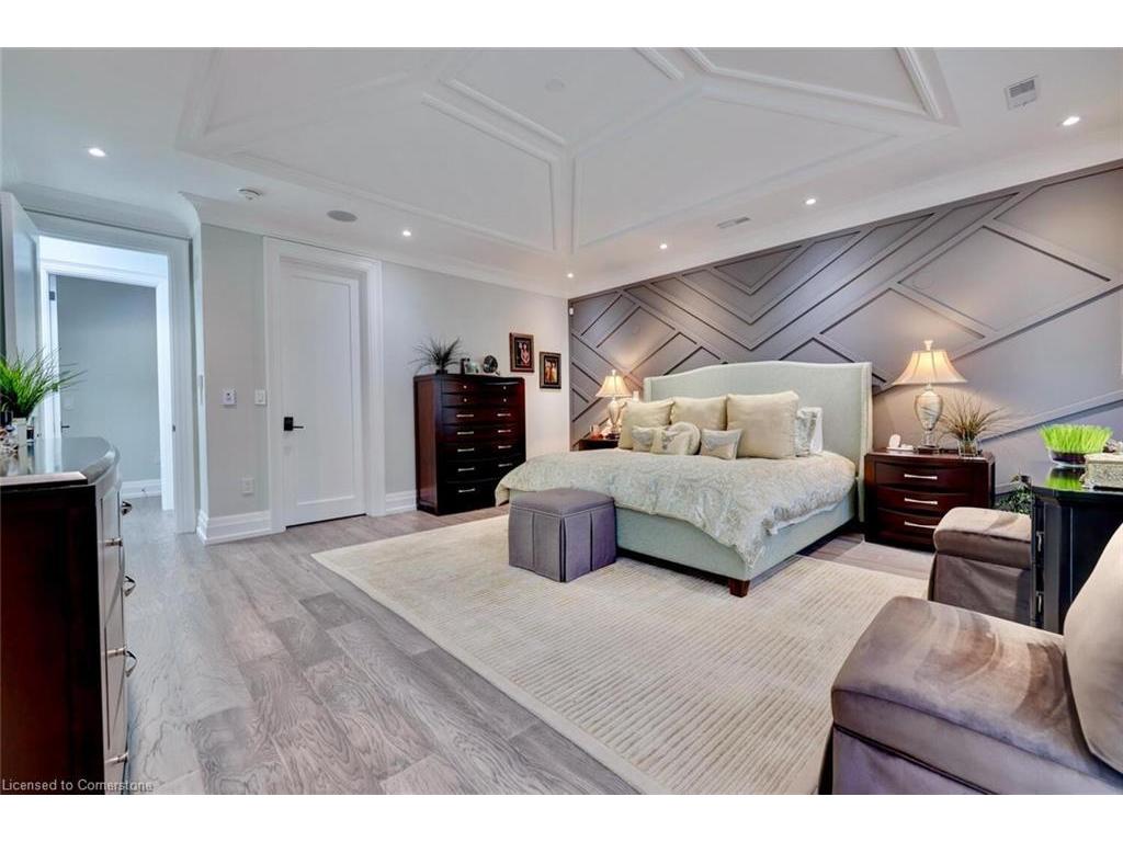 









533


Carson

Lane,
Oakville,




ON
L6J 6M3

