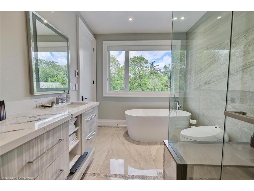 









533


Carson

Lane,
Oakville,




ON
L6J 6M3

